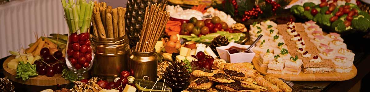 10 Tips for Hosting a Holiday Party Like a Pro